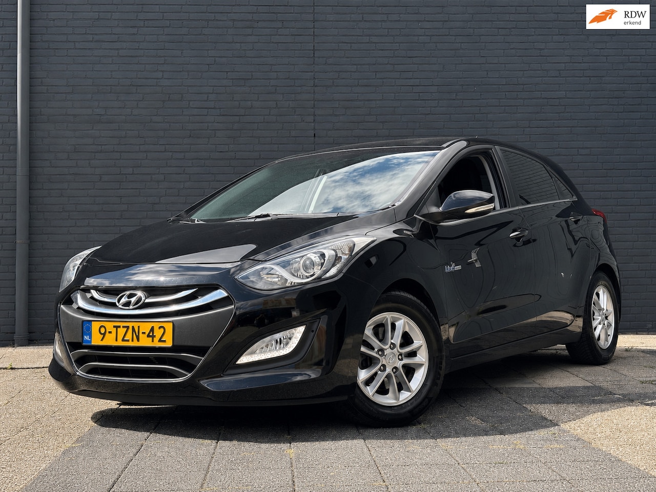 Hyundai i30 - 1.6 GDI Go! | Navi | Camera | Parkeersensoren - AutoWereld.nl