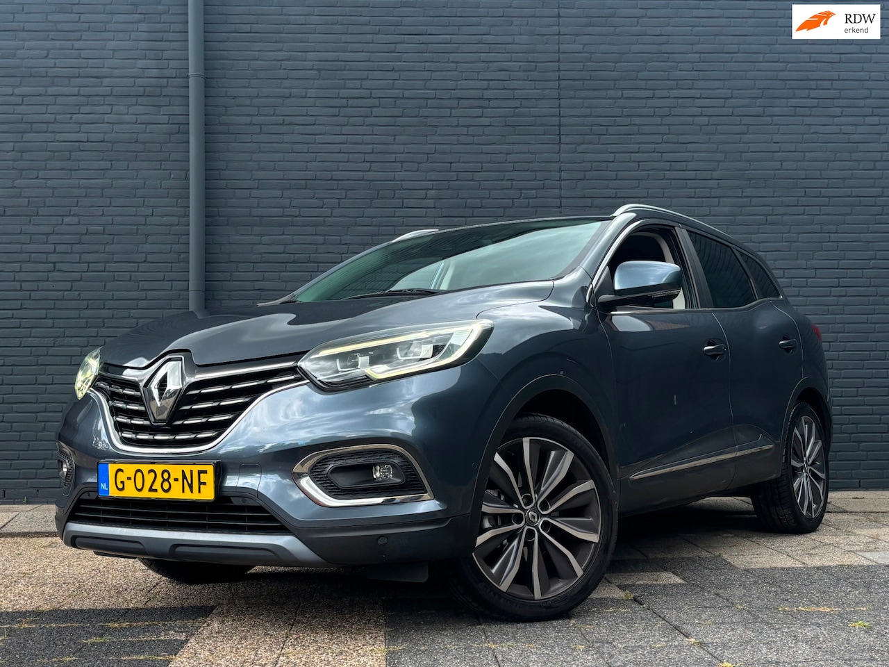 Renault Kadjar - 1.3 TCe Zen | Leder | Stoelverwarming | Trekhaak | Camera - AutoWereld.nl