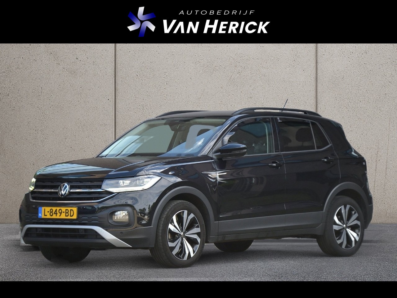 Volkswagen T-Cross - 1.0 TSI Life 110PK | Black Design | Virtual Cockpit | Navigatie | Achteruitrijcamera - AutoWereld.nl