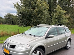 Renault Mégane Grand Tour - 1.6-16V Business Line, Nap, Keyless, Nieuwe Driem