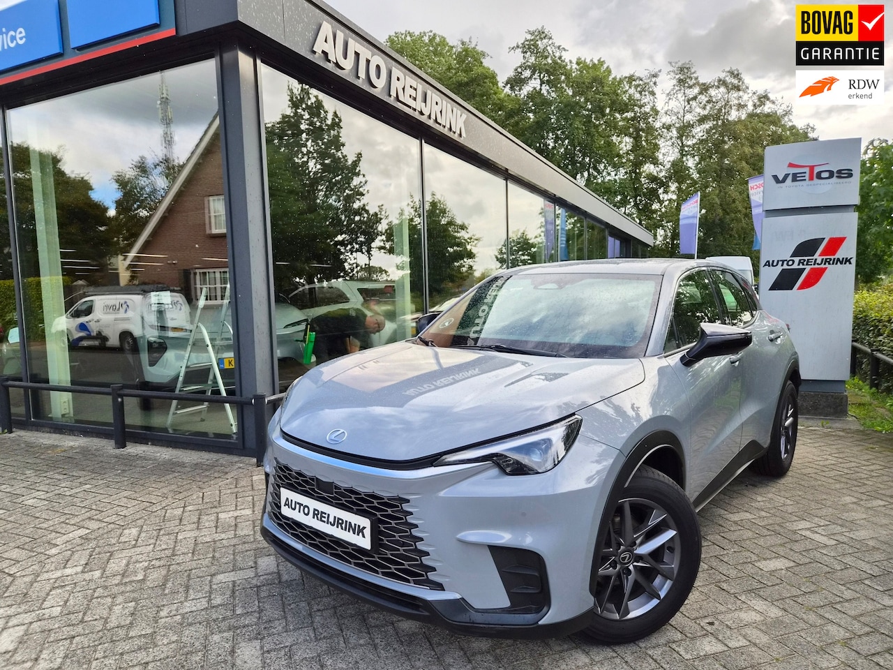 Lexus LBX - 1.5 2WD HYBRIDE COMFORT/PARK.SENS V+A/DODE HOEK DETECTIE - AutoWereld.nl