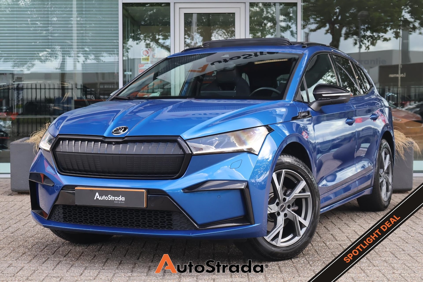 Skoda Enyaq iV - 60 SportLine 180pk SoH 92% | Stoelverwarming | Pano | Navi | Camera | Sportstoelen | Clima - AutoWereld.nl