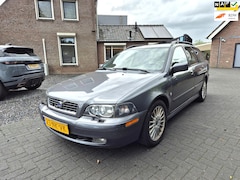 Volvo V40 - 2.0 T Europa Nordic AUTOMAAT Clima Cruise Trekhaak Leer