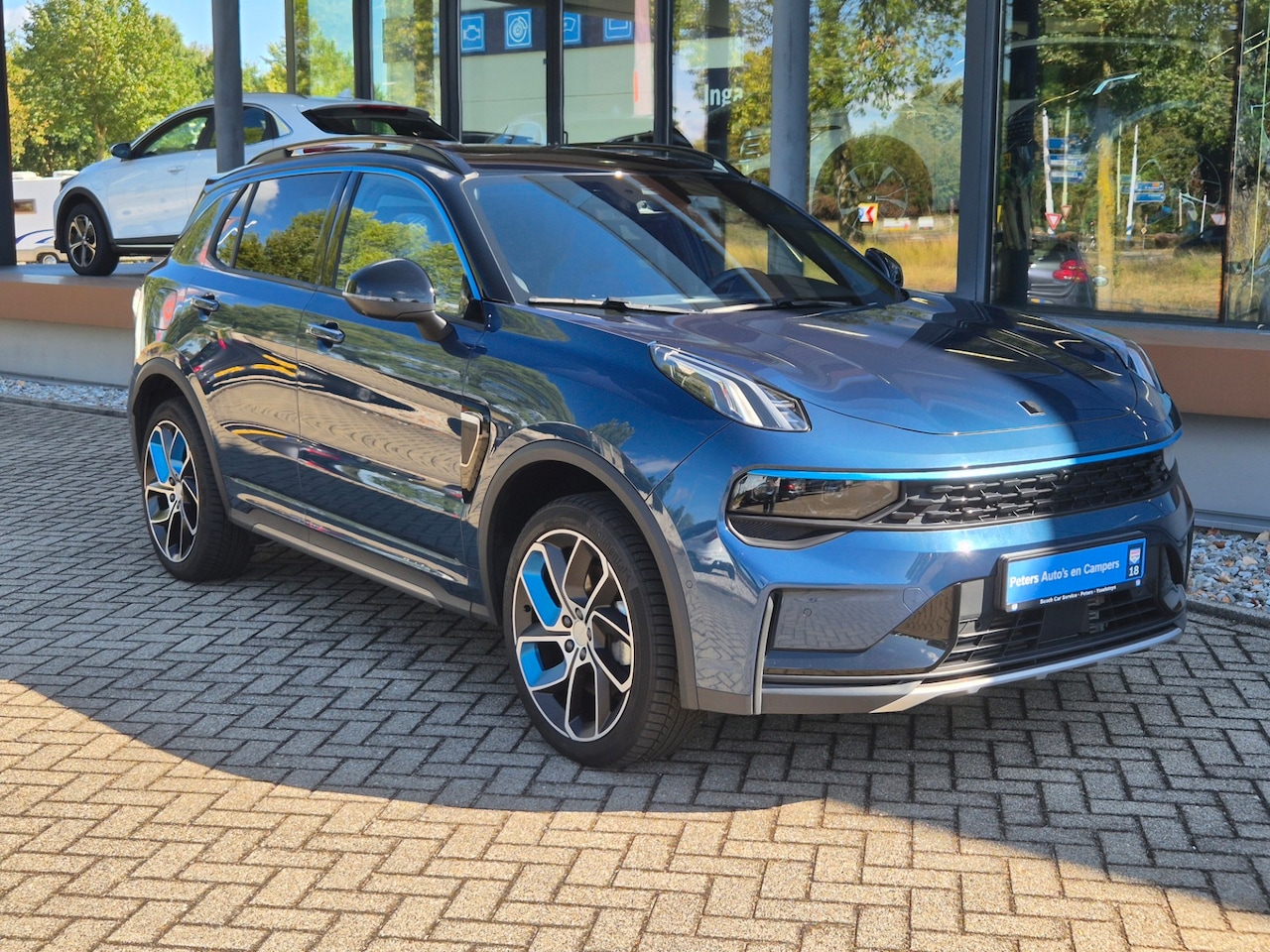 Lynk & Co 01 - 1.5 / zwarte hemel / panorama dak - AutoWereld.nl