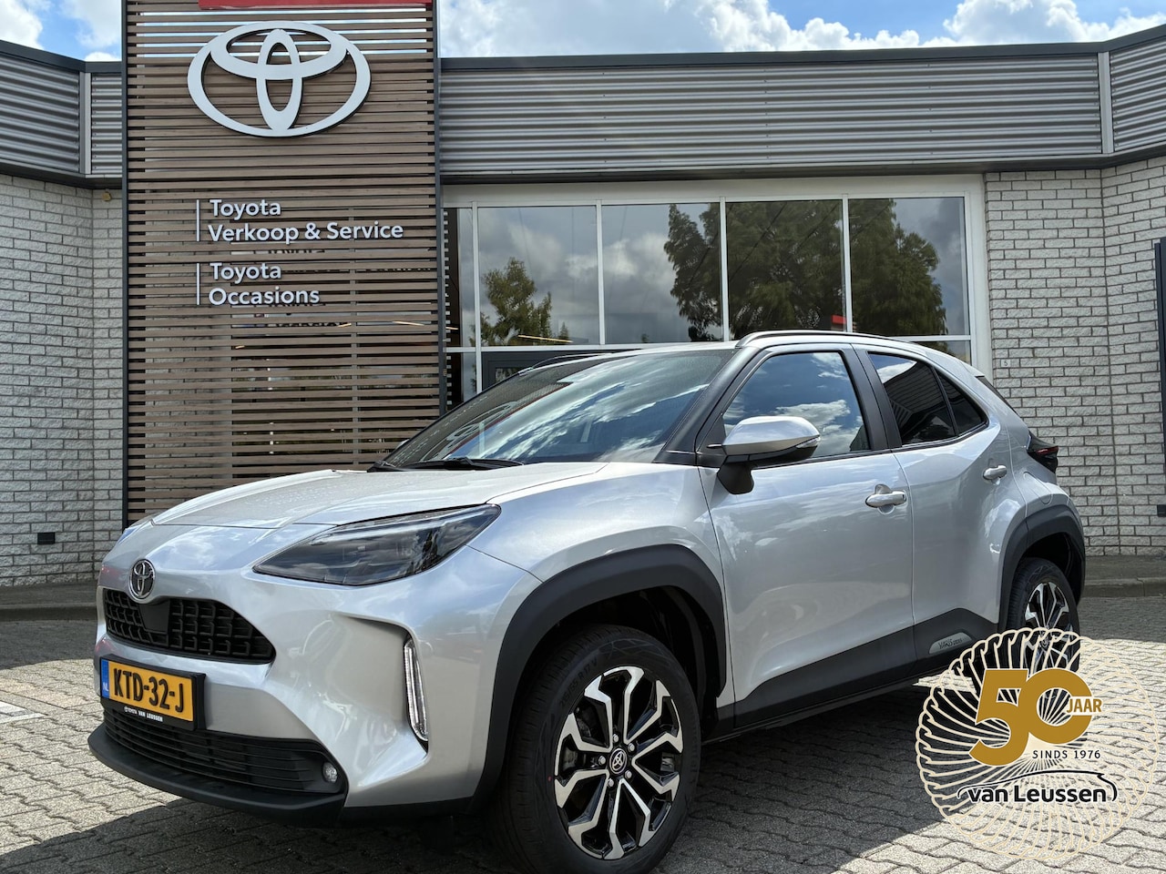 Toyota Yaris Cross - 1.5 Hybrid 115 DYNAMIC STOEL/STUURVERW KEYLESS 17'' LM-VELGEN CLIMA NAVI CAMERA APPLE/ANDR - AutoWereld.nl