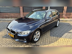 BMW 3-serie Touring - 320i Executive Gereviseerde motor