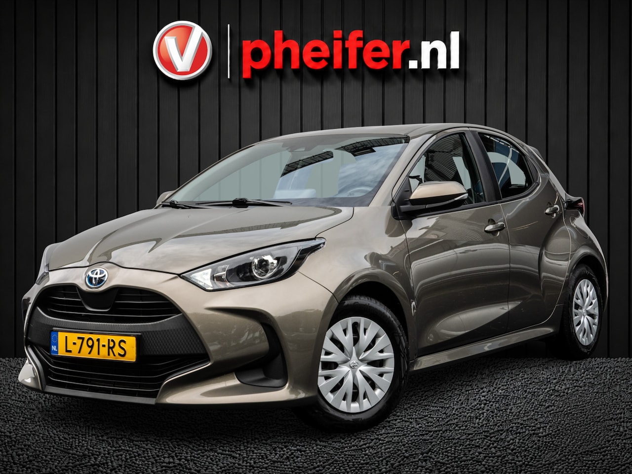 Toyota Yaris - 1.5 Hybrid Active Nieuw model!/ Carplay/ Dab/ Camera/ Navigatie Apps/ Climate control/ Key - AutoWereld.nl