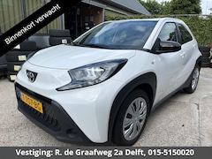Toyota Aygo X - 1.0 VVT-i MT Play | SLECHTS 5.200 KM | Apple Carplay & AndroidAUTO | Camera | 1e eigenaar