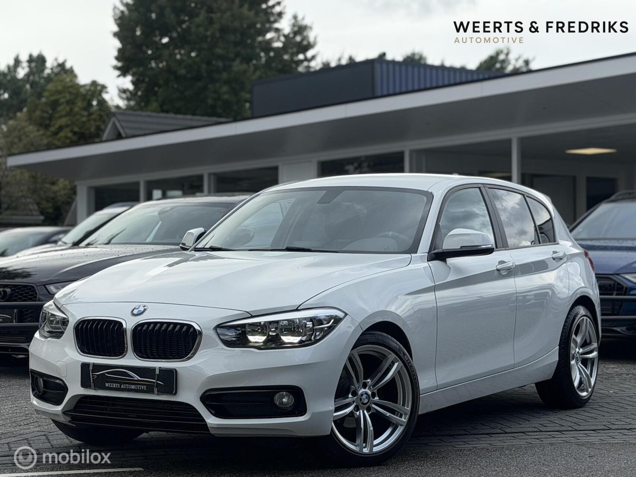 BMW 1-serie - 116i Executive M-SPORT|LED|STOELVERW|PDC - AutoWereld.nl