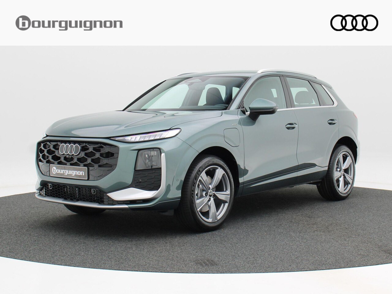 Audi Q3 - e-hybrid | S edition | 272 PK Hatchback | 19 inch | Privacyglas | Matrix Led | - AutoWereld.nl