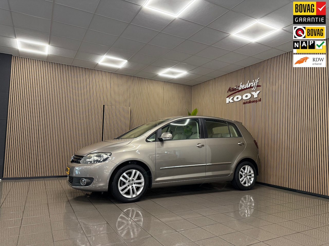 Volkswagen Golf Plus - 1.4 TSI Highline * Trekhaak / Parkeersensoren / Cruise control / LM Velgen / NL Auto * - AutoWereld.nl