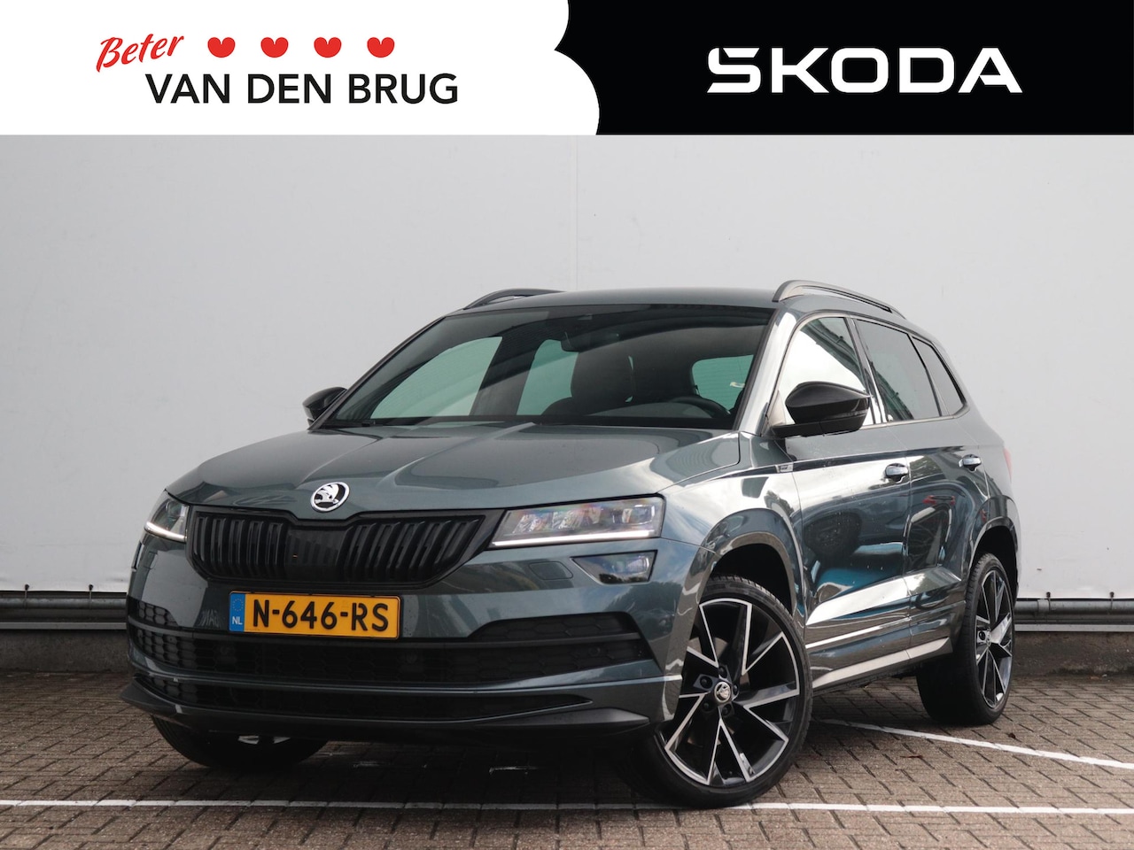 Skoda Karoq - 1.5 TSI ACT Sportline Business | Adaptieve Cruise control | Sfeerverlichting | Leer | Stoe - AutoWereld.nl