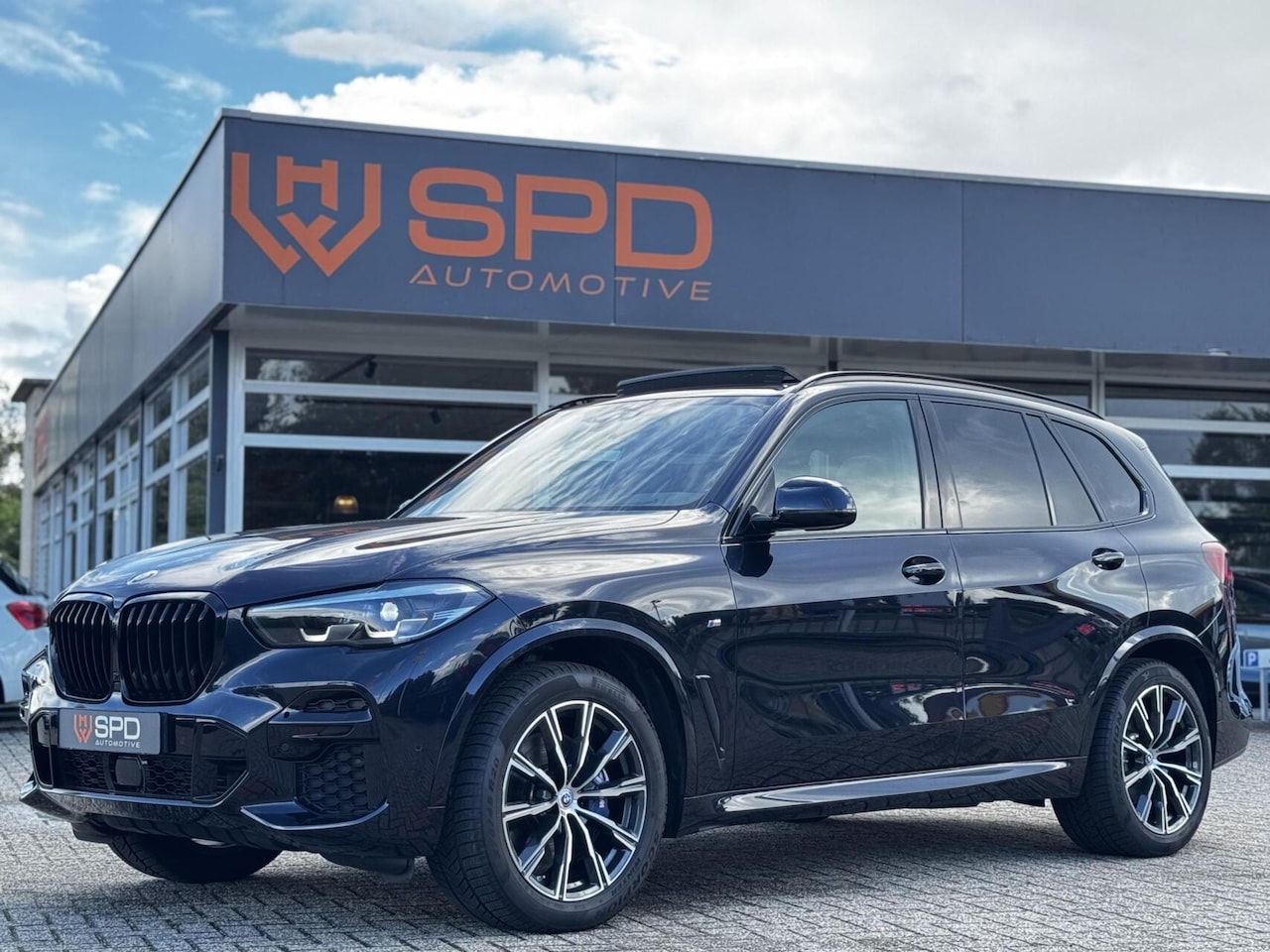 BMW X5 - xDrive30d M-Sport|Pano|Indivi|Lucht|Sfeerve|El.Trekha - AutoWereld.nl