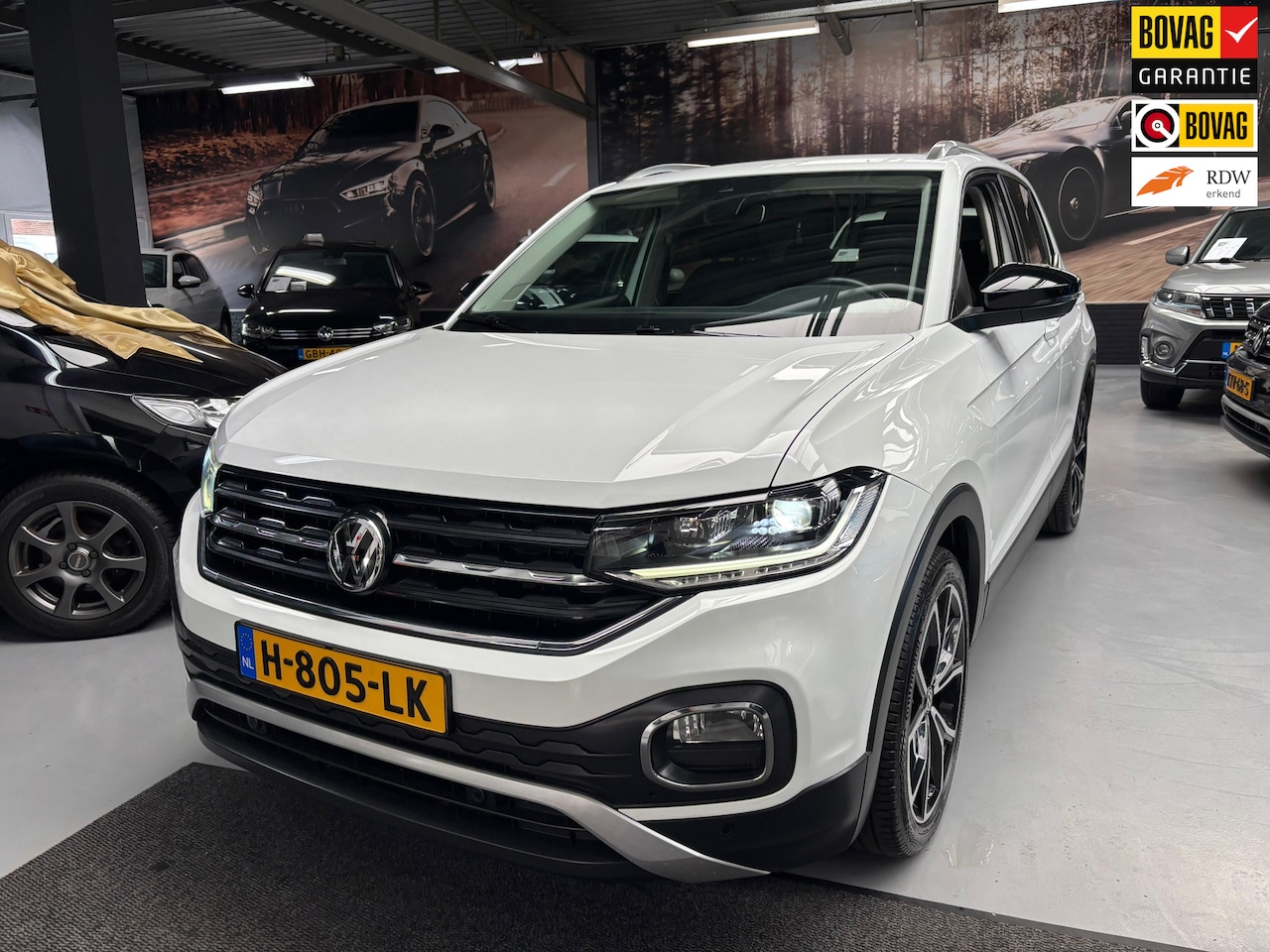 Volkswagen T-Cross - 1.0 TSI Style / Navigatie / Stoelverwarming - AutoWereld.nl