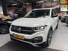 Volkswagen T-Cross - 1.0 TSI Style / Navigatie / Stoelverwarming