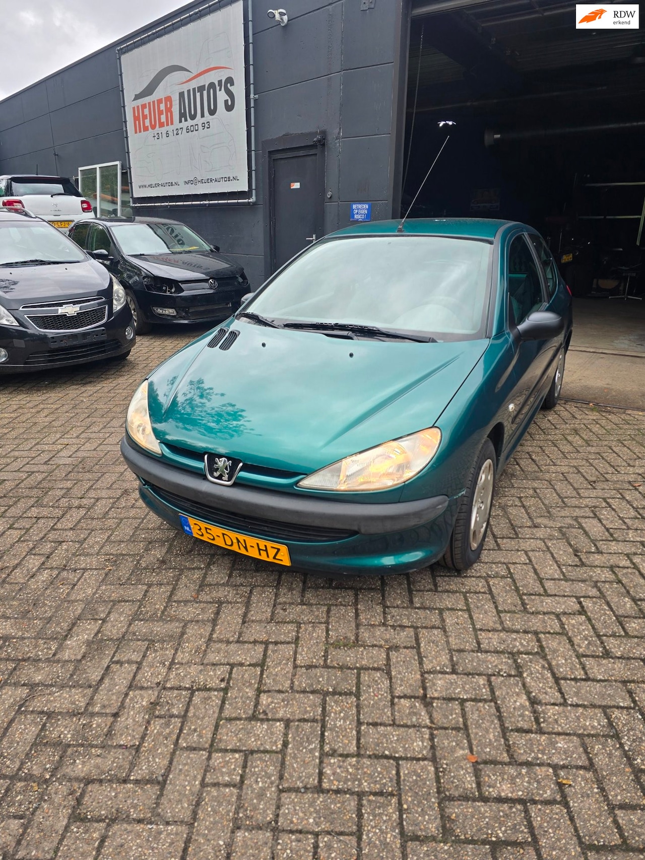 Peugeot 206 - 1.1 XR NW APK EN BEURT - AutoWereld.nl