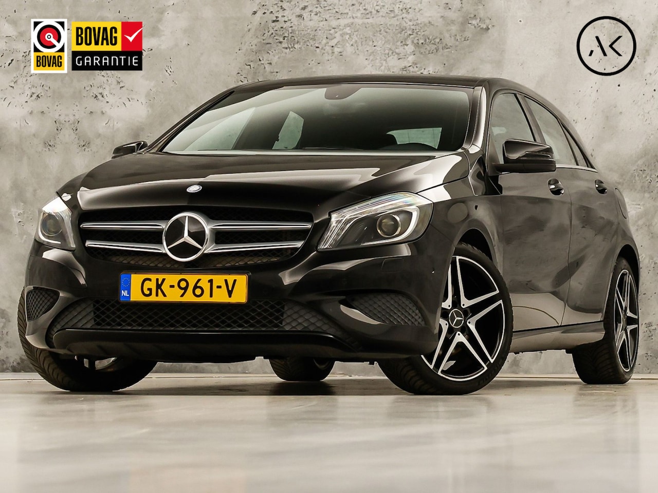 Mercedes-Benz A-klasse - 180 AMG Sport Automaat (NAVIGATIE, LEDER, STOELVERWARMING, SPORTSTOELEN, ZWART HEMEL, PARK - AutoWereld.nl