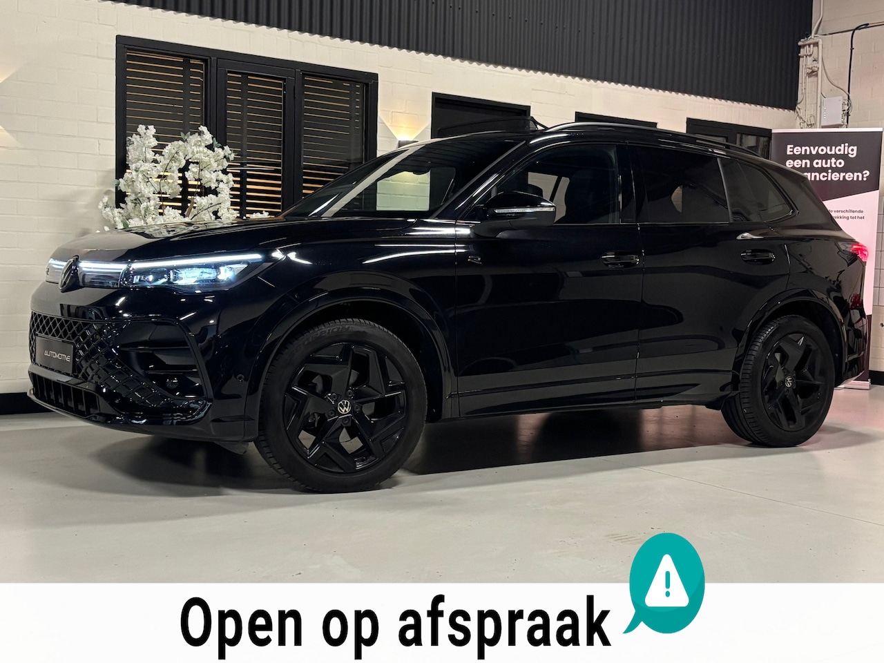 Volkswagen Tiguan - 1.5 eTSI R-Line |Pano|HuD|Massage|Leder|Blindspot|Cam|Stoelverkoeling| - AutoWereld.nl