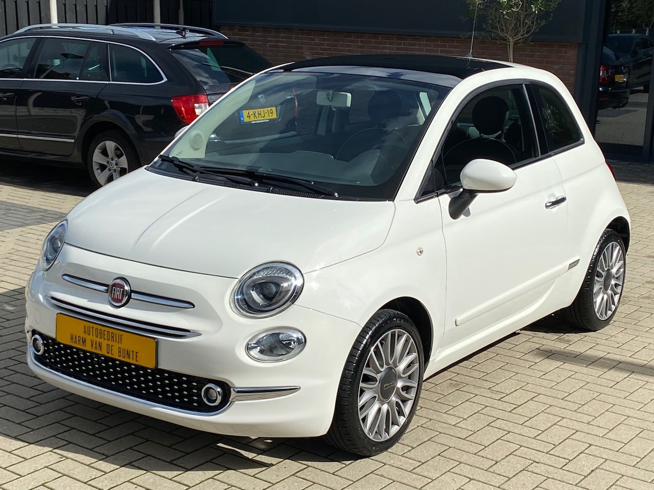 Fiat 500 - 1.2 Lounge NIEUWSTAAT PANO XENON CLIMA CHROOM PAKKET ELEKTR PAKKET - AutoWereld.nl