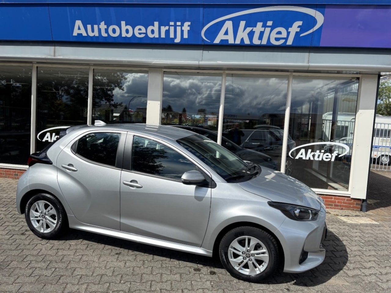 Toyota Yaris - 1.5 Hybrid Active 1.5 Hybrid  ACTIVE - AutoWereld.nl