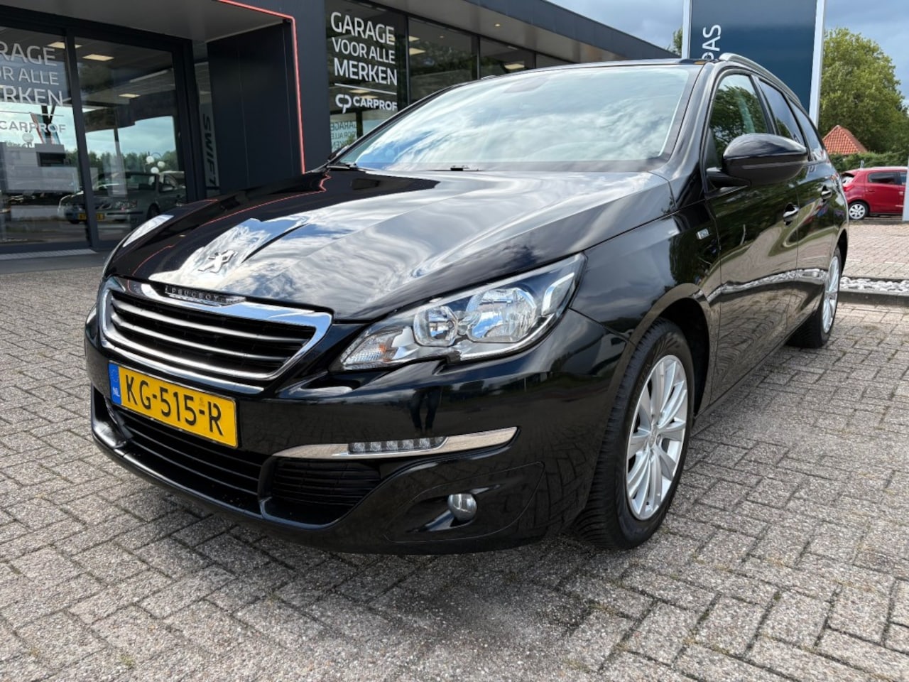 Peugeot 308 - 1.2 SW PureTech Style Trekhaak - Clima - Pano - AutoWereld.nl