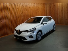 Renault Clio - 1.3 TCE INTENS AUTOMAAT CLIMA NAVI LANE