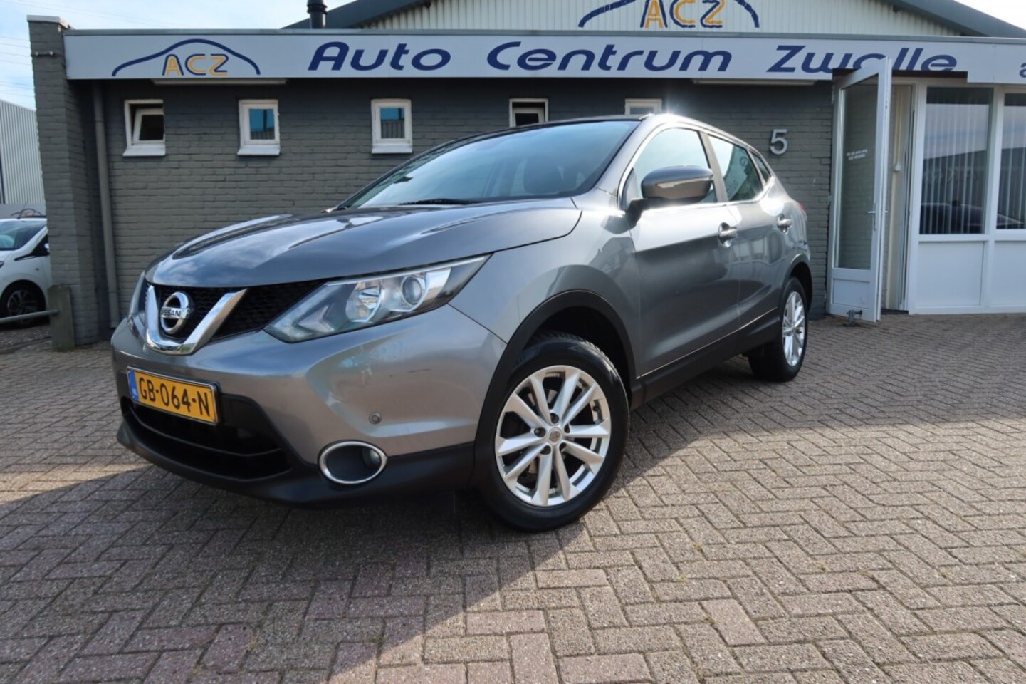 Nissan Qashqai - 1.2 Acenta 1.2 ACENTA , NAVI, CAMERA, TREKHAAK ENZ... - AutoWereld.nl