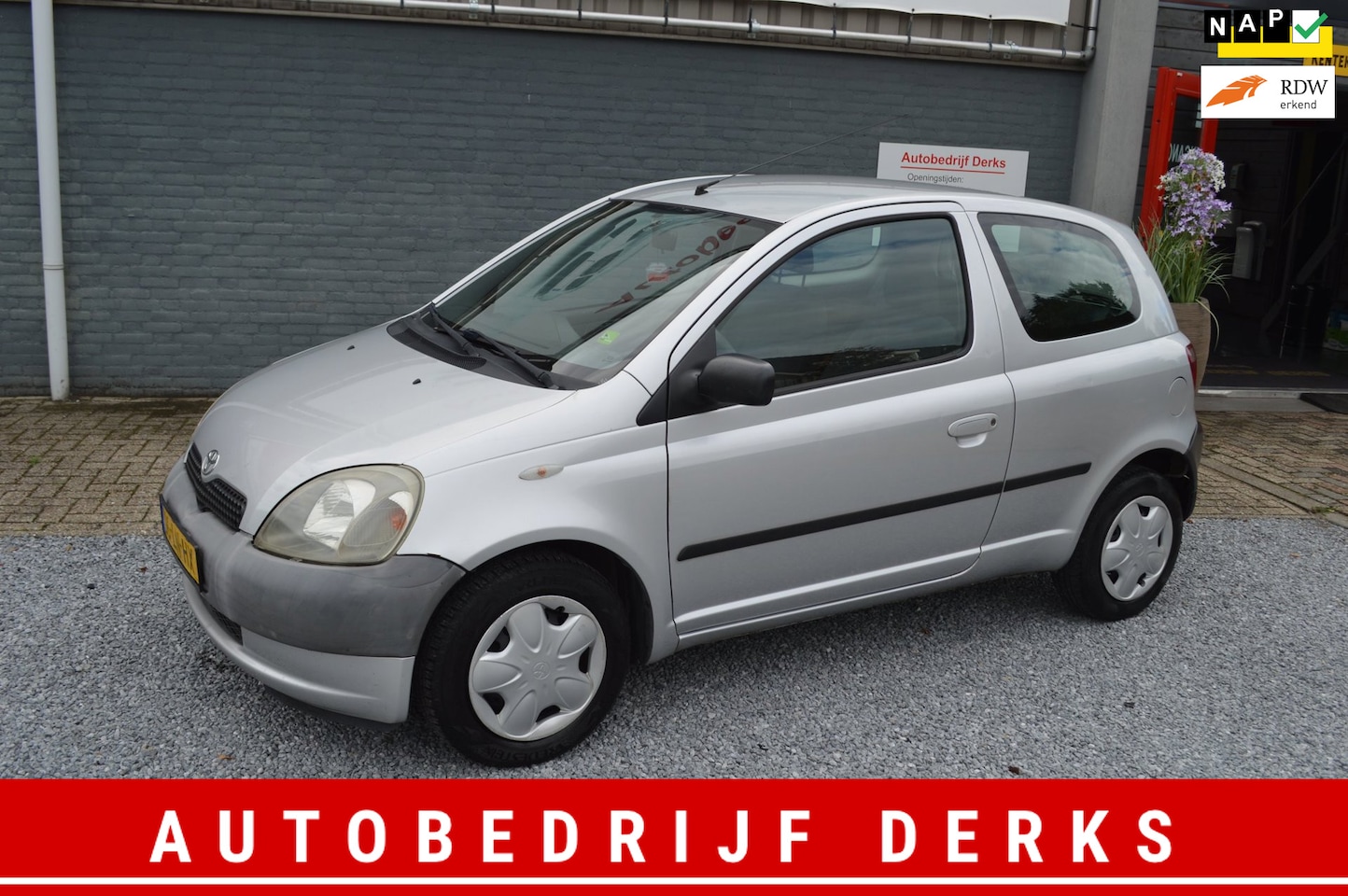 Toyota Yaris - 1.0-16V VVT-i Stuurbekrachtiging Jaar APK - AutoWereld.nl