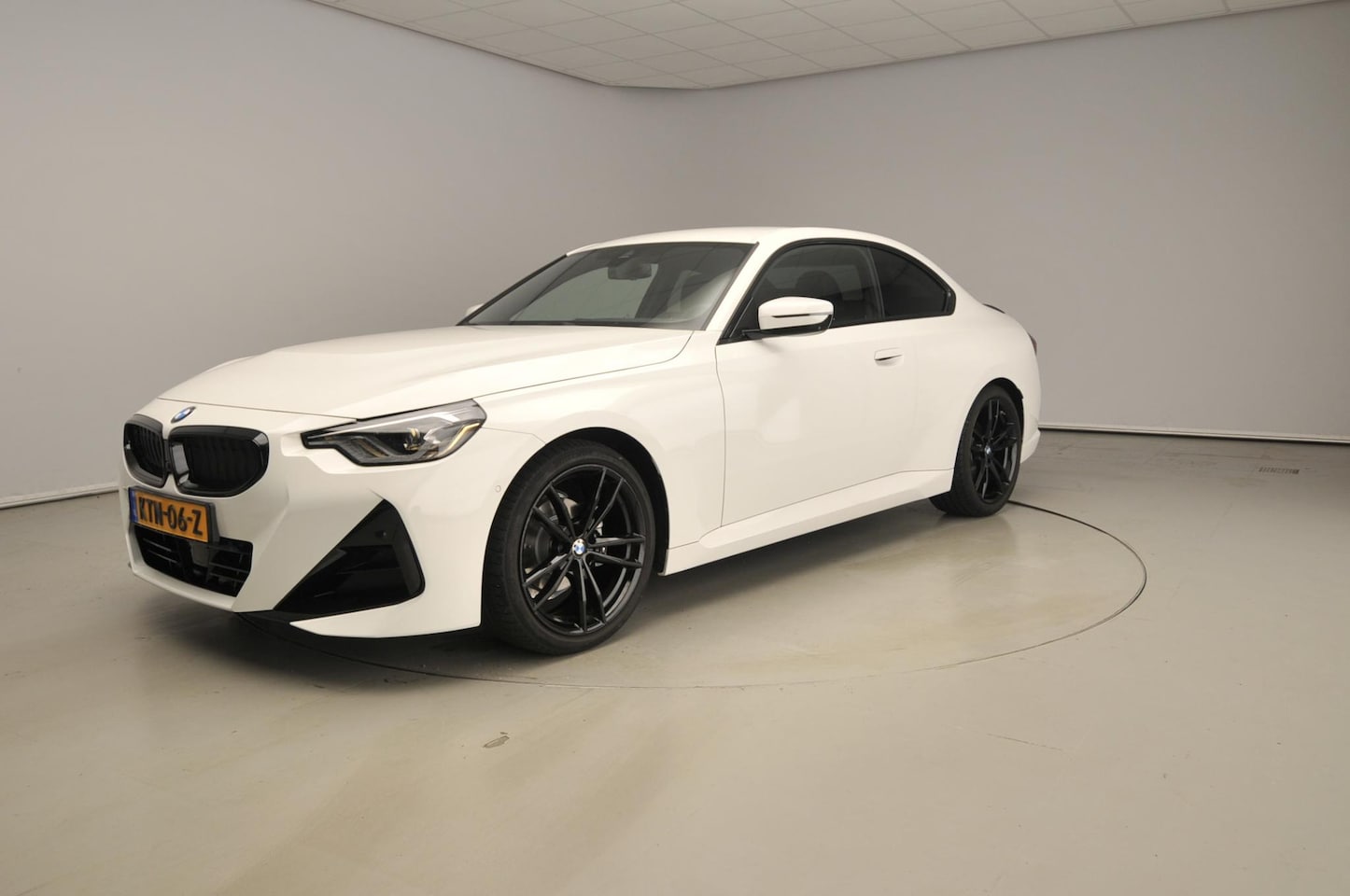 BMW 2-serie Coupé - 218i | M-Sportpakket | LED | HUD | Sportstoelen | Trekhaak | Stoelverwarming | DAB | Hifi - AutoWereld.nl