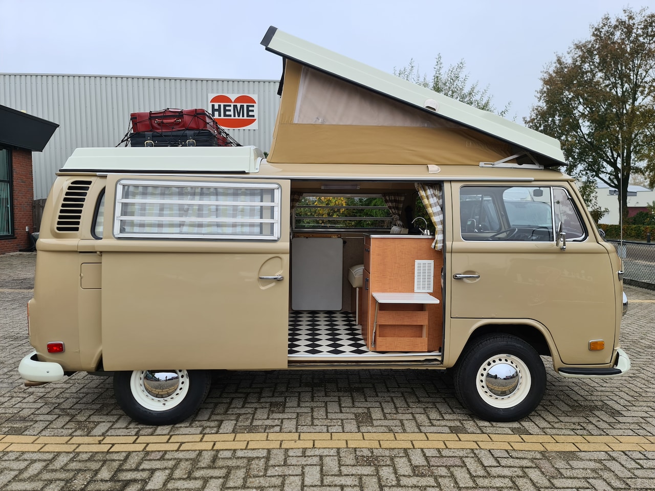 Volkswagen T2 - Westfalia Camper - AutoWereld.nl
