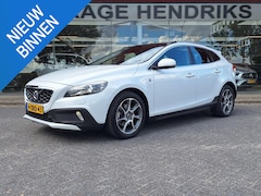 Volvo V40 Cross Country - 1.6 T4 Ocean Race Automaat | Panorama | Leder | Bi Xenon | Trekhaak 1500kg | Navigatie | C
