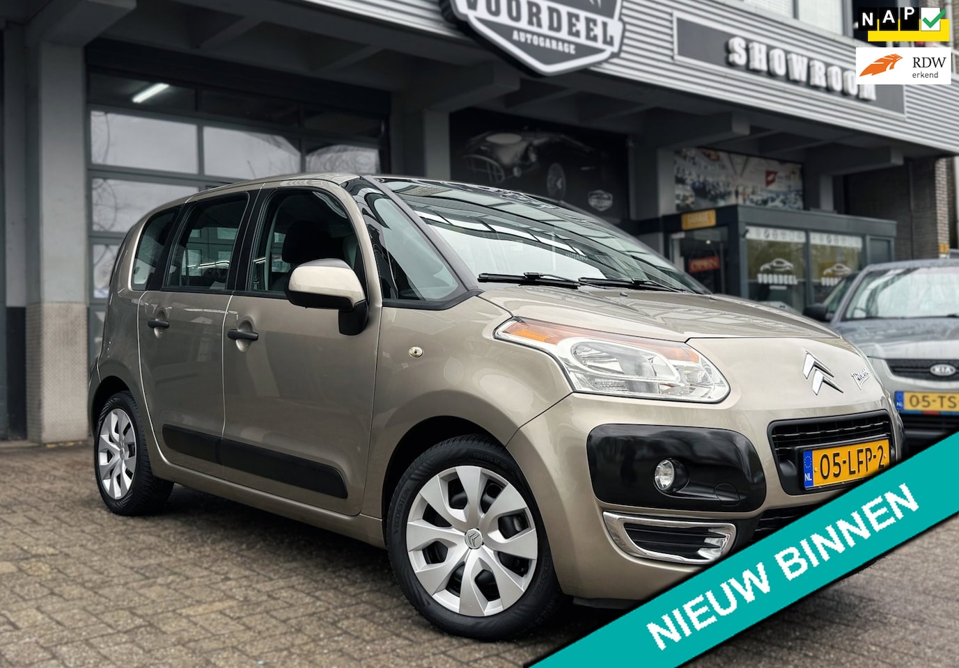 Citroën C3 Picasso - 1.4 VTi Aura | 1E EIGENAAR | AIRCO | CRUISE | TREKHAAK | NAP | APK. - AutoWereld.nl