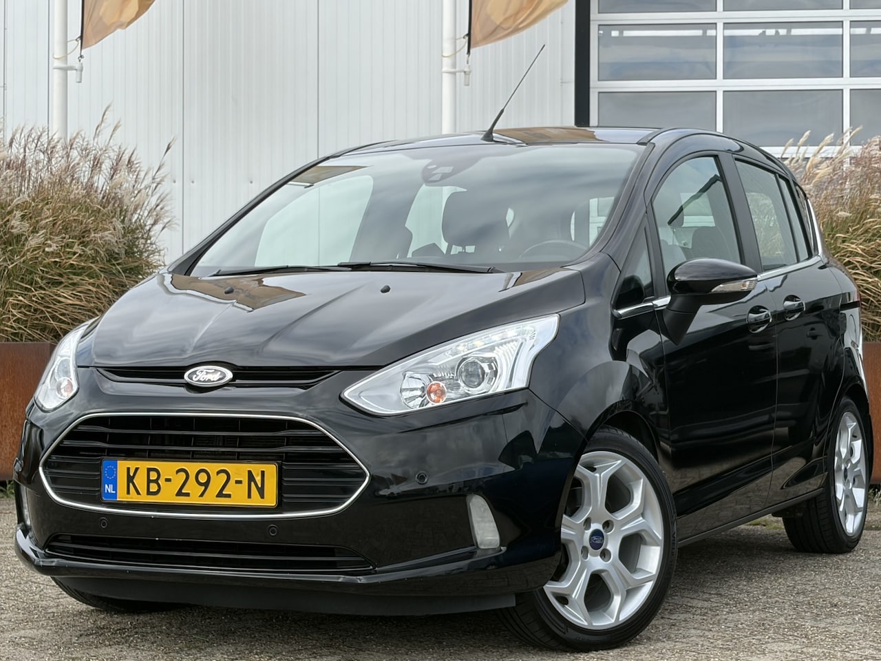 Ford B-Max - 1.6 TI-VCT Titanium 105pk | Automaat | Achteruitrijcamera | Bluetooth | Cruise control | L - AutoWereld.nl