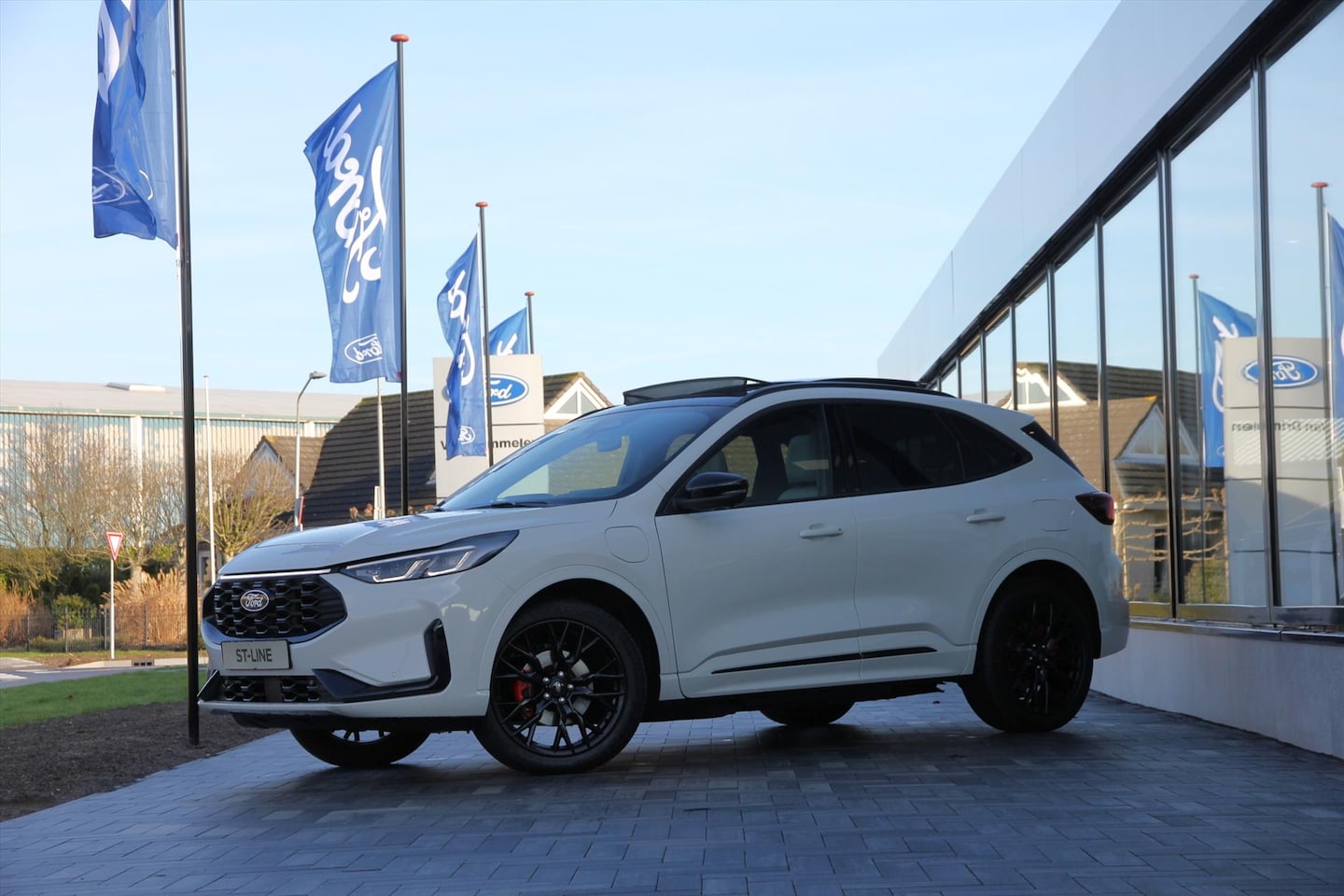 Ford Kuga - 2.5 PHEV 243pk e-CVT Sound Edition | Full Options - AutoWereld.nl
