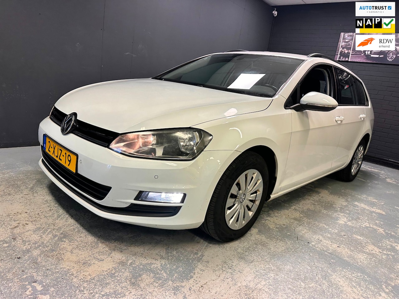 Volkswagen Golf Variant - 1.6 TDI NL 1eigenaar DSG NAP PARKEER SENSOEREN V+A - AutoWereld.nl