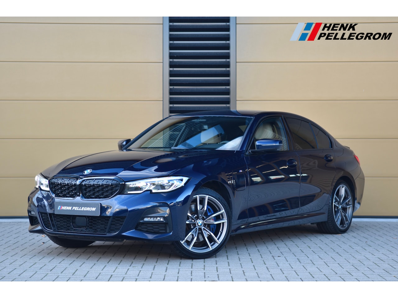 BMW 3-serie - 330e High Executive * M-Pakket * Harman/Kardon * Laserlicht * Head-up * - AutoWereld.nl