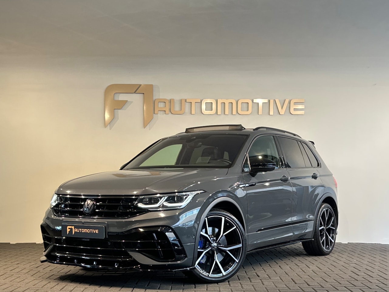 Volkswagen Tiguan - 2.0 TSI R 75 Edition 4Motion Pano|Maxton|Volleder|360|ACC - AutoWereld.nl