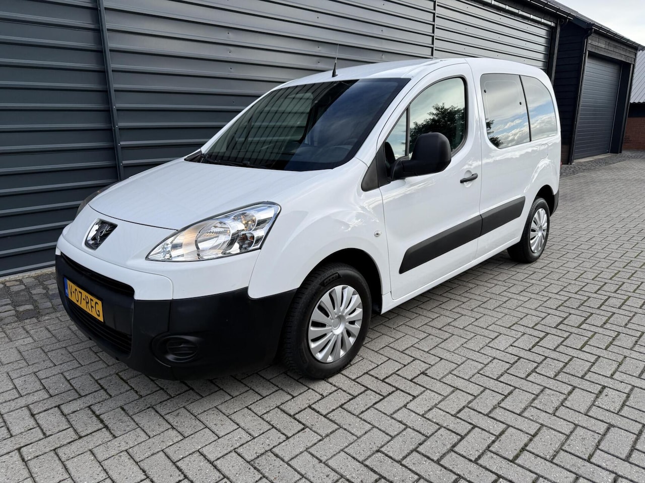 Peugeot Partner - bestel 120 1.6-16V Benzine Grijs kenteken - AutoWereld.nl
