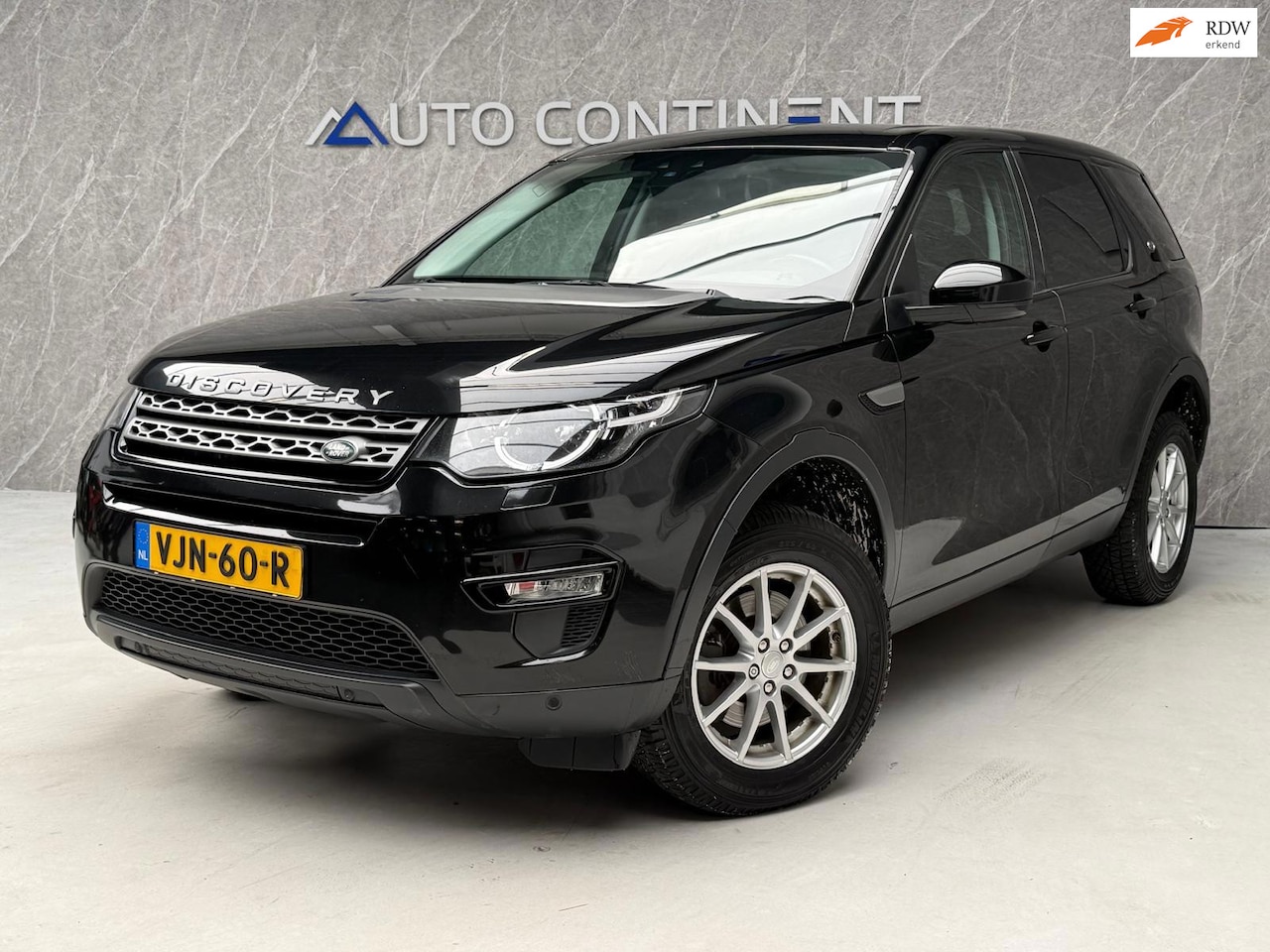 Land Rover Discovery Sport - 2.0 TD4 / Nwe Distr. Ketting / APK / Grijs Kenteken - AutoWereld.nl