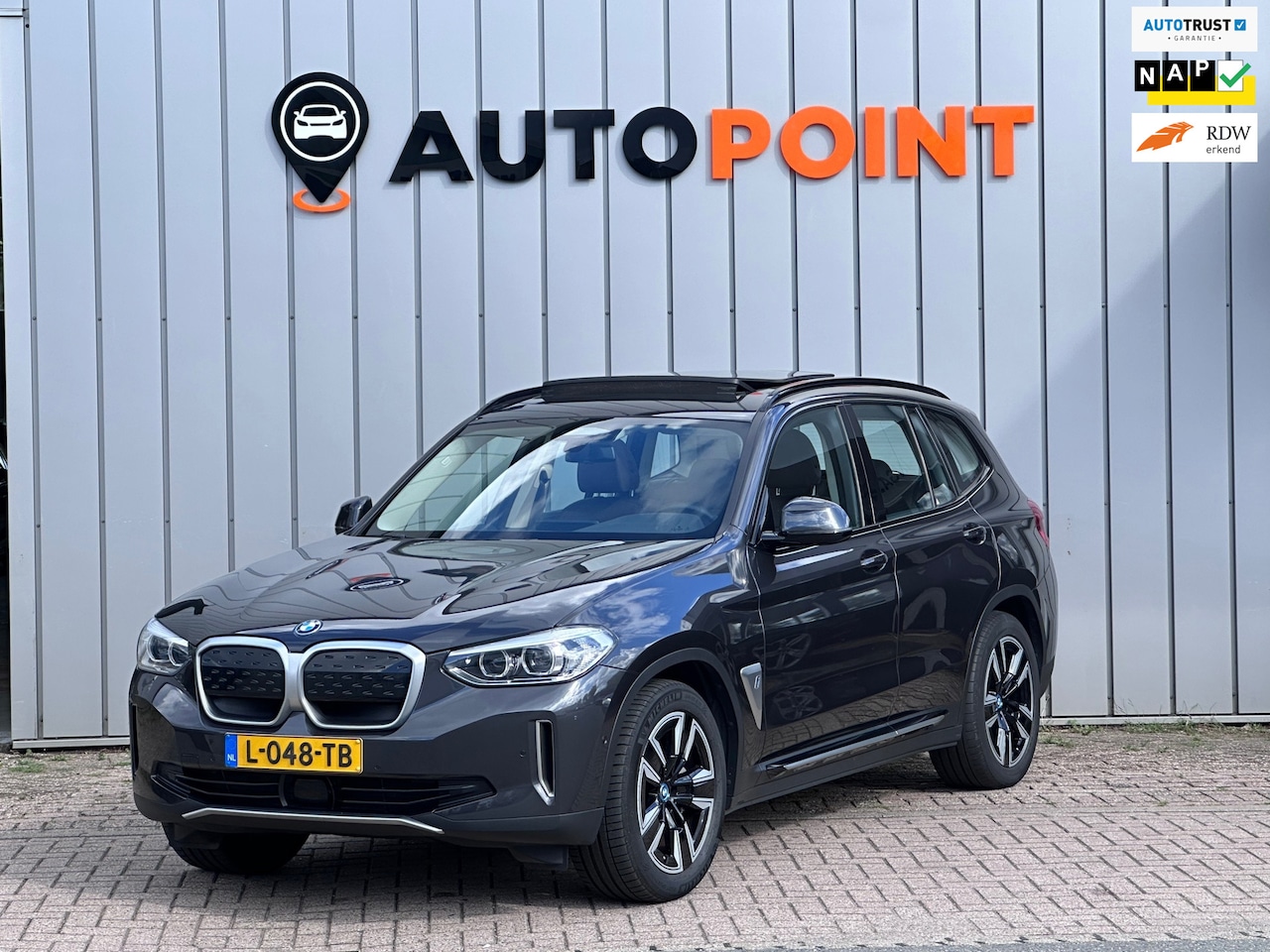 BMW iX3 - Executive 80 kWh SOH 100 % PANO LEER 1 EIG ORG NEDERLANDS - AutoWereld.nl