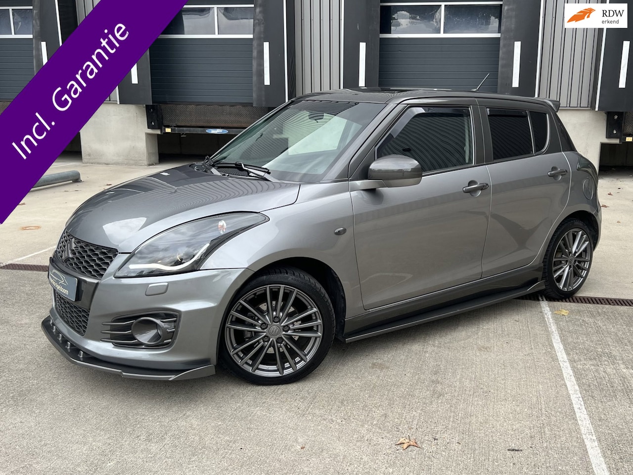 Suzuki Swift - 1.6 Sport 1.6 Sport, Sportuitlaat, Navi, Bomvol - AutoWereld.nl