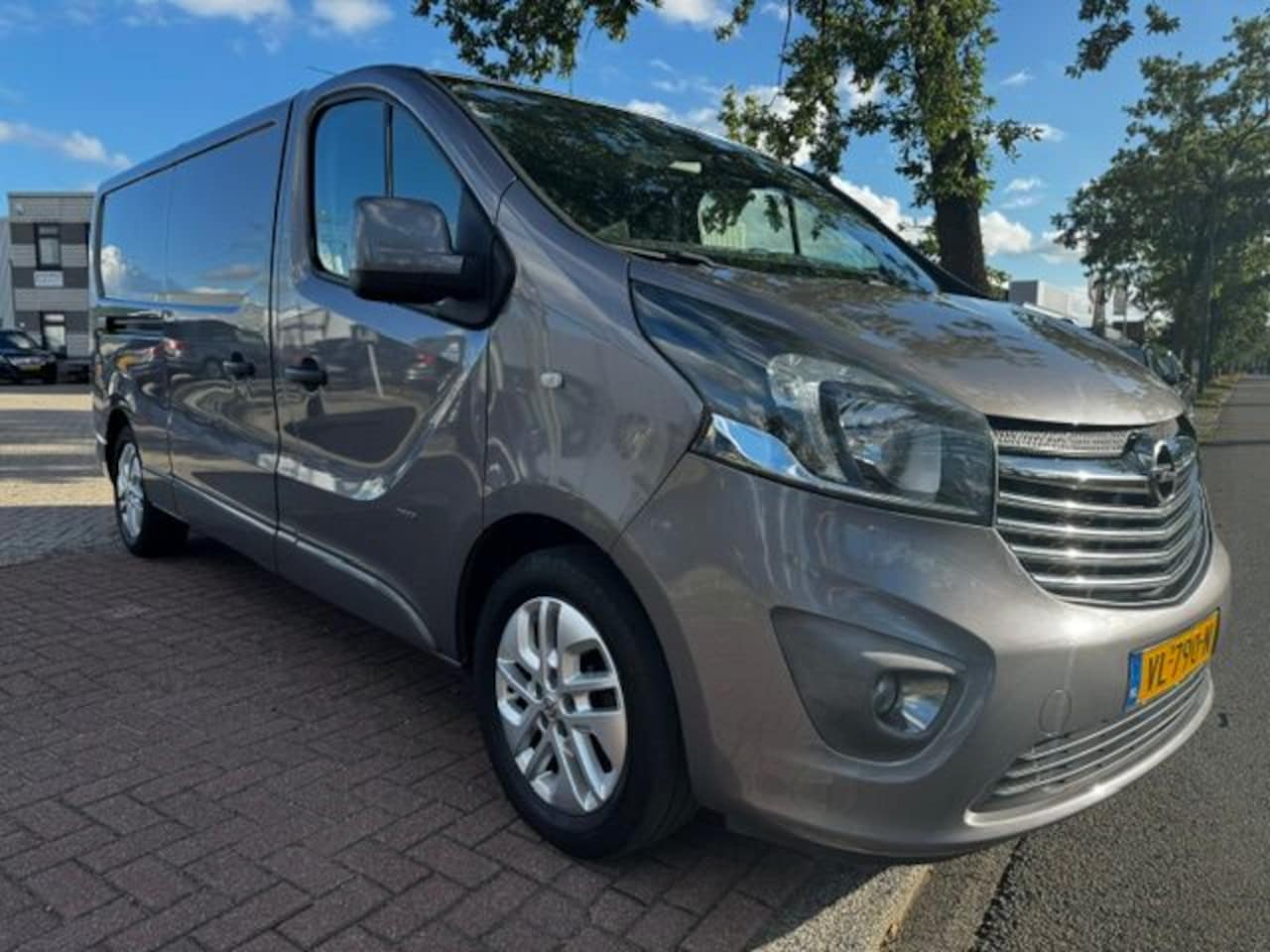 Opel Vivaro - 1.6 CDTI 120pk L2 H1 Sport Edition 154.000km 1e Eigenaar Airco,Navigatie - AutoWereld.nl