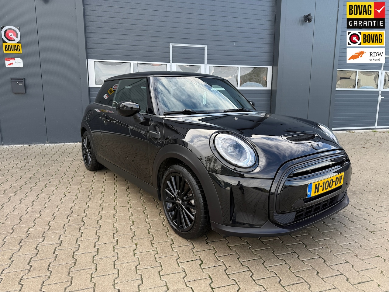 MINI Electric - COOPER Yours 33 kWh all-in prijs - AutoWereld.nl