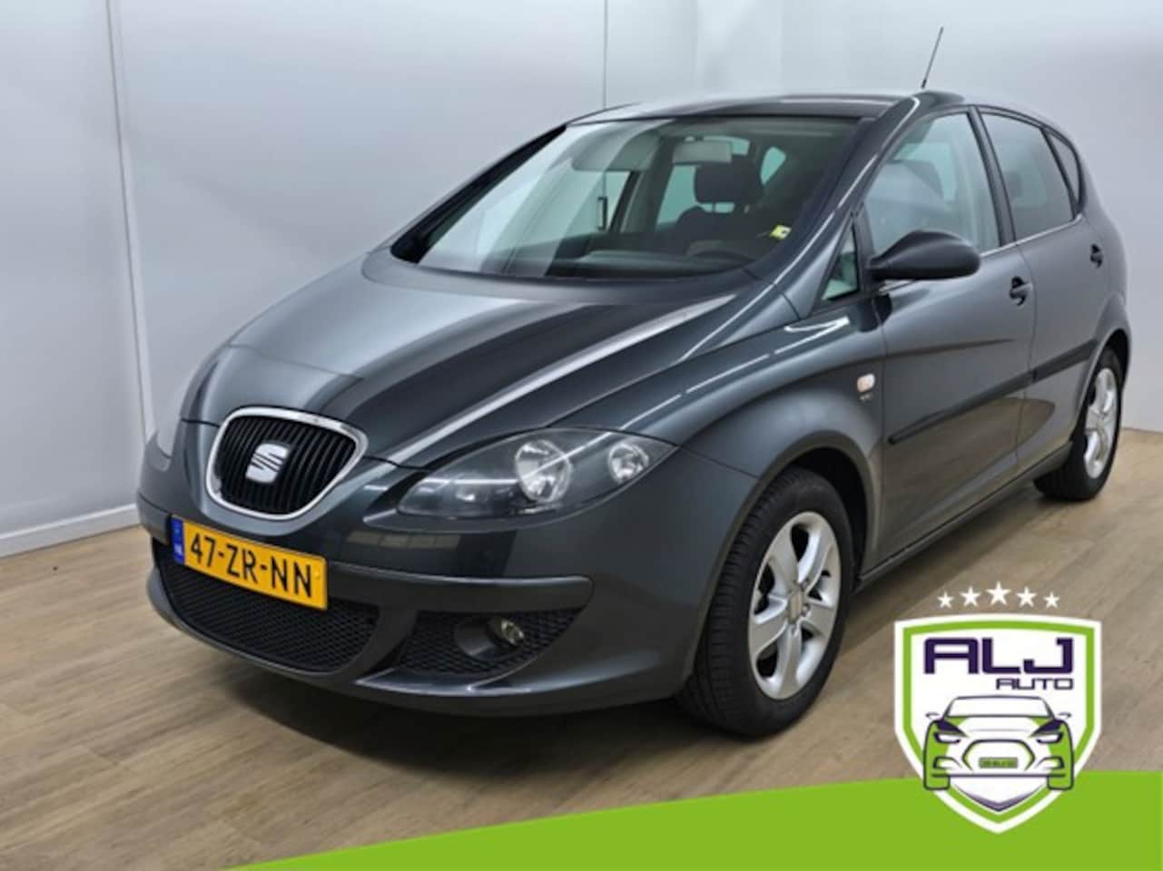 SEAT Altea - Occasion 1.4 TSI Comfortstyle met trekhaak en veel ruimte | Tweedehands Seat Altea donkerg - AutoWereld.nl