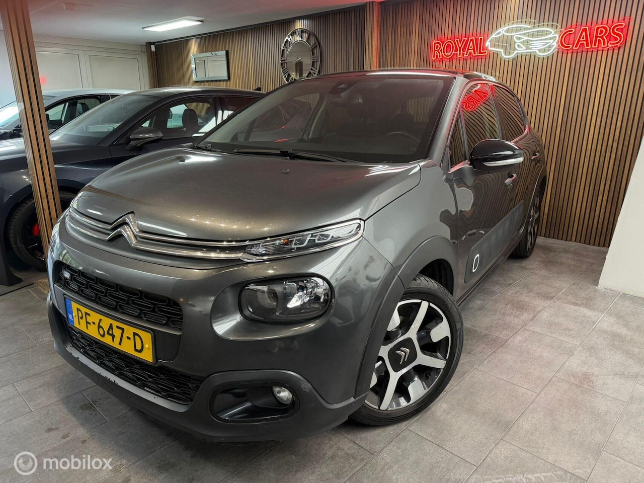 Citroën C3 - 1.2 PureTech S&S Shine|100% onderhouden|Camera - AutoWereld.nl