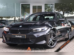 BMW 3-serie - (g20) 320e M-Sport 204pk SoH 96% | Sfeer | Camera | Pano | Trekhaak | Adaptive LED | Cruis