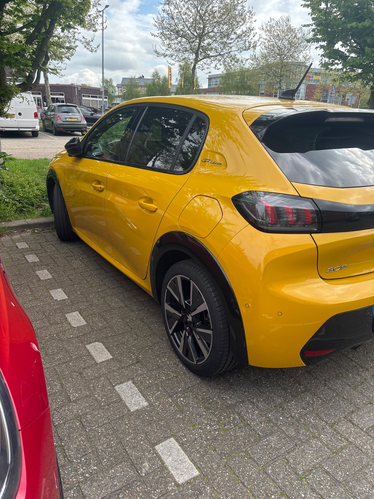 Peugeot 208 - 1.2 PureTech GT-Line GT Line - AutoWereld.nl