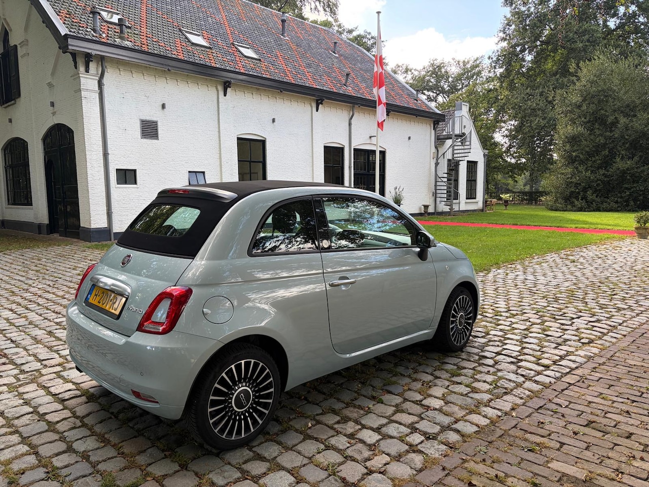 Fiat 500 C - 1.0 Hybrid Launch Edition | Pastelblauw | Full Option | Xenon | CarPlay | - AutoWereld.nl