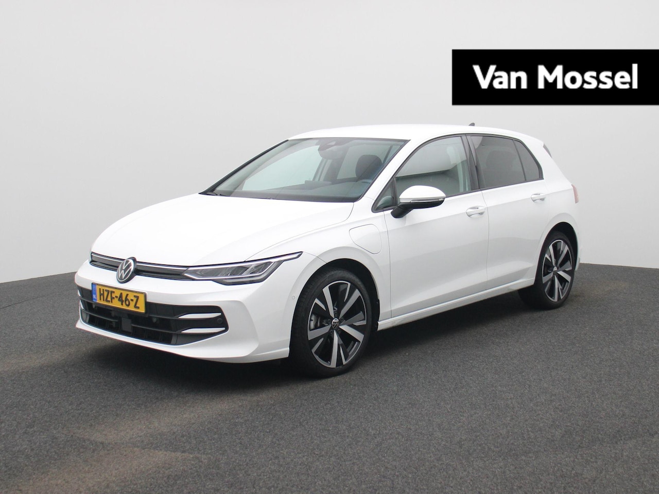 Volkswagen Golf - 1.5 eHybrid Life Edition 1.5 eHybrid Life Edition - AutoWereld.nl