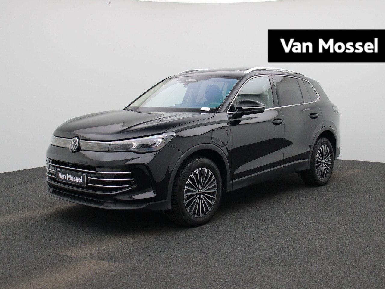 Volkswagen Tiguan - 1.5 eHybrid Elegance | 204 PK | EM | Ergo Active Stoelen | Panorama Schuif/Kantel dak | Tr - AutoWereld.nl